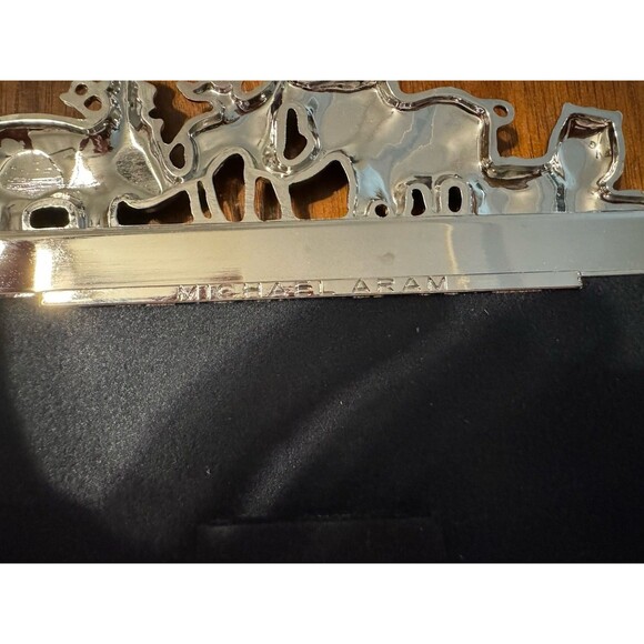 Michael Aram Frame, Pink Enamel Metal w/ Elephant Lion Zoo Animals 5x7 EUC - Picture 3 of 5